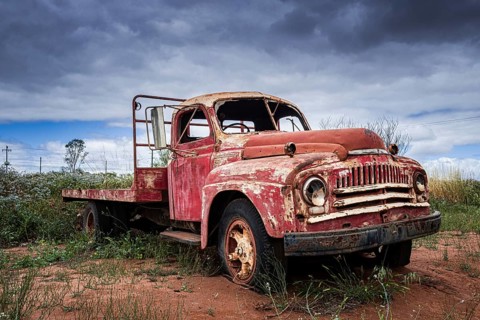 International 190, year of manufacture 1952, old flatbed truck, classic car wreck, Mullewa, Western