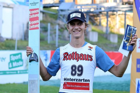 Hannes Landerer (SV Innsbruck Bergisel/Austria) had a good laugh after his opening victory at the