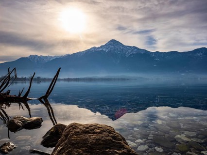 Landscape of Lake Como in a winter morning