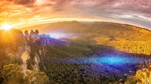 An image of the Three Sisters Blue Mountains Australia at sunrise