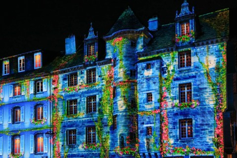 Projections on the façade of the Maison de la Duchesse Anne, light show at the turn of the year in
