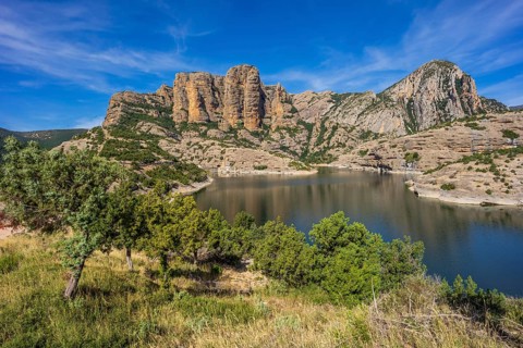 Mallos de Ligüerri and Vadiello reservoir, Sierra and Canyons of Guara Natural Park, Huesca, Aragon