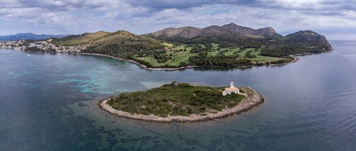 Beach and island of Alcanada, Club de Golf Alcanada, Alcudia, Majorca, Balearic Islands, Spain,