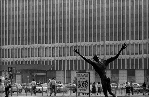 GDR, Berlin, 16 May 1990, Foreign Ministry of the German Democratic Republic, with artwork in the