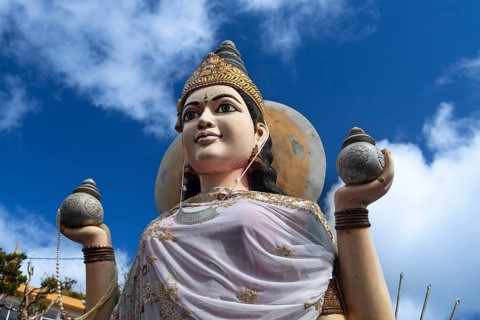 Goddess Parvati. Hindu temple, sacred lake, Grand Bassin, Ganga Talao, Indian Ocean, island,