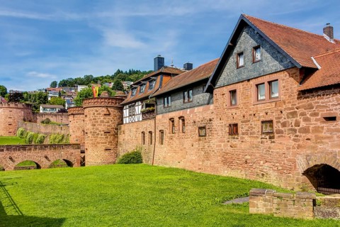 Das Jerusalemer Tor (Untertor) in der historischen Altstadt von Büdingen im Wetteraukreis, Hessen