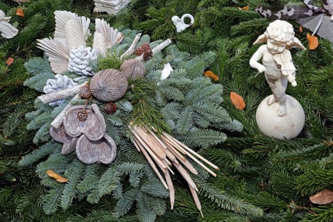 Grave decorations