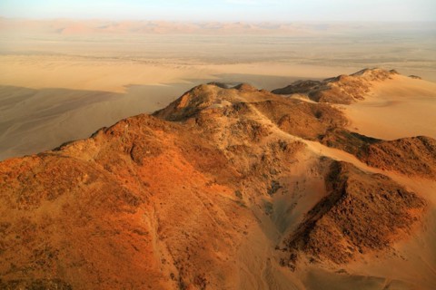 Hot air balloon ride over the Namib in the Namib-Naukluft National Park in Namibia