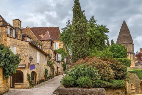 Street in Sarlat-la-Caneda historical center, department of Dordogne, France, Europe