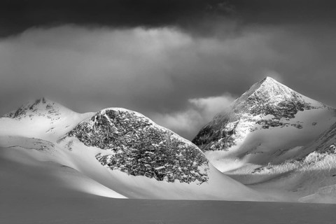 Mountains in the morning light in the valley Stuor Reaiddavaggi, Kebnekaisefjaell, Norrbotten,