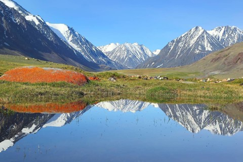 Mountain landscape with lake in Altay, Russia, Europe