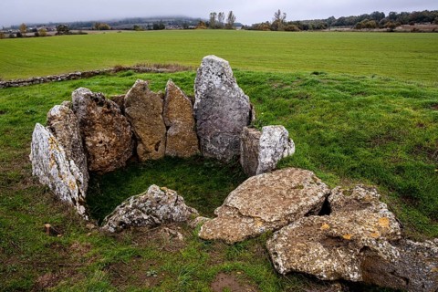 Dolmen of the Cotorrita, Neolithic burial chamber, municipality of Los Altos, Las Merindades,