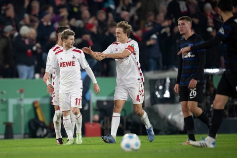 BEAUTIFUL SPORTS/ (DFL/DFB REGULATIONS PROHIBIT ANY USE OF PHOTOGRAPHS AS IMAGE SEQUENCES AND/OR
