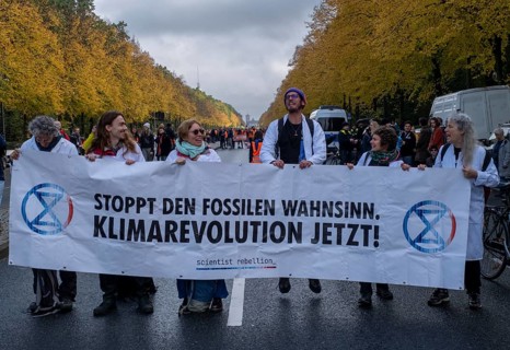 Germany, Berlin, 28.10.2023, Climate activists protest with mass occupation, Climate activists
