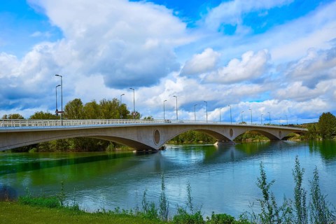 Zamora Poetas bridge over Duero river in Spain