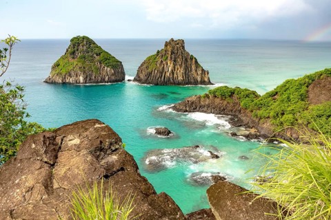 Fernando de Noronha, Brasil. Turquoise water around the Two Brothers rocks, UNESCO World Heritage