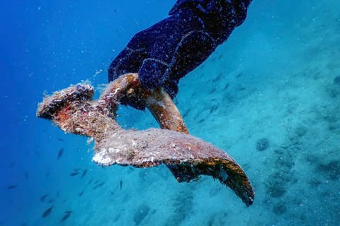 Underwater modern treasure hunter, diver sunken treasure