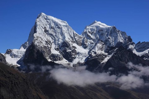 Mountains Cholatse and Taboche in autumn, Nepal, Asia