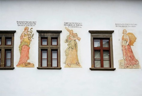 The paintings represent symbols of civil virtues: moderation, carefulness, bravery, patience and