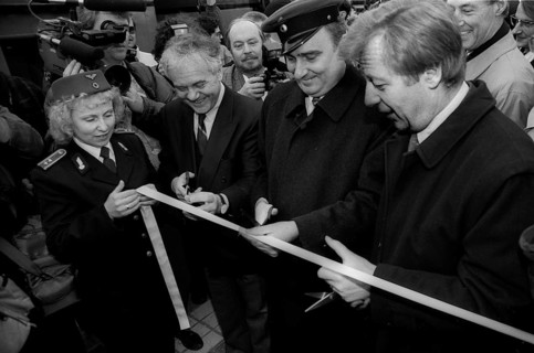 Germany, Potsdam, 01.04.1992, Reopening of the S-Bahn line Berlin Potsdam, Manfred Stolpe, Prime