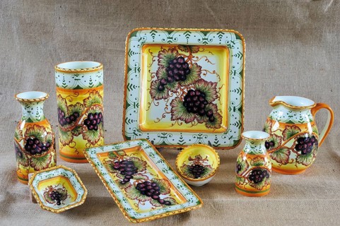 Some beautiful painted classical tuscan potteries (Ceramiche)