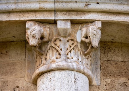 Sant' Antimo, Abbazia, Benedictine abbey, choir, mythical creature
