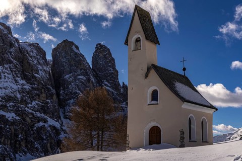 Chapel on the Gardena Pass, South Tyrol, Italy, Europe