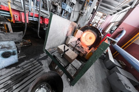 Process of glass making at specialized glass industry