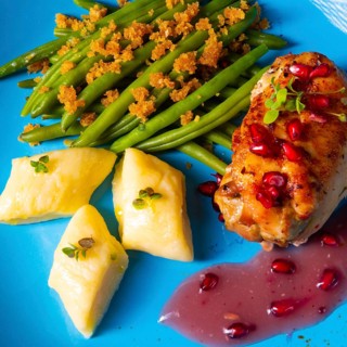 Chicken roulades with Polish dumplings (kopytka) and green beans
