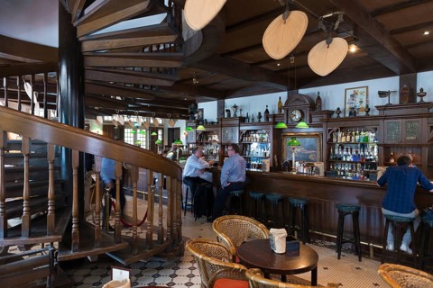 Famous Long Bar the birthplace of Sling cocktail, Singapore, Asia