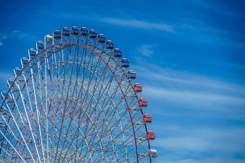 Sunny sky and Ferris wheel. Shooting Location: Yokohama-city kanagawa prefecture