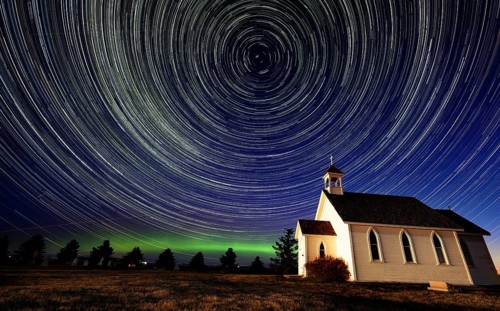Aurora explosion in Saskatchewan Canada very colorful pulsating