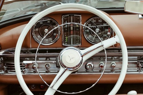 Vintage Mercedes Benz 300 SL 40 H Roadster, 1961, 2975 cc, 115 hp, 235 km/h, close-up of the
