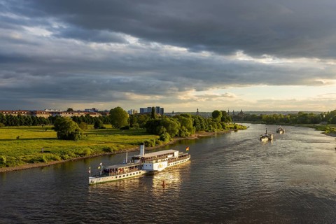 Riverboat shuffle at the Dixiland Festival with the steamboats of the Saxon Steamship Company on