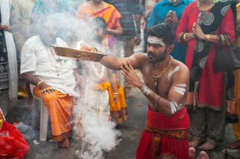 21.01.2019, Singapore, Republic of Singapore, Asia, A devout Hindu prepares for the Thaipusam