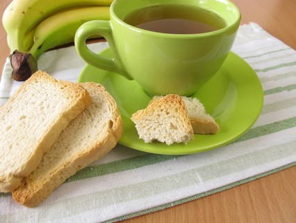 Tea with rusk and banana