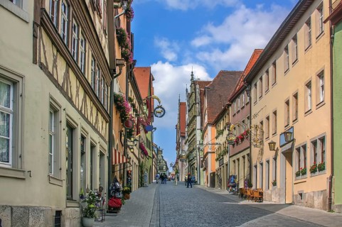Street with historical houses in Rothenburg ob der Tauber, Bavaria, Germany, Europe