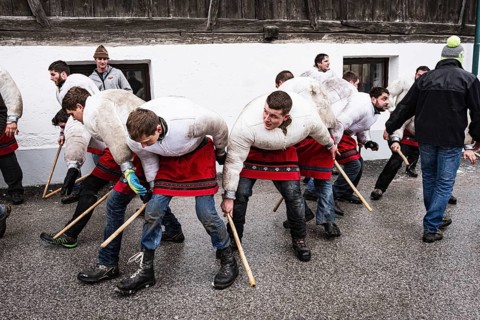 Defence of the fighters at the Wampeler Reiten, nonsensical Thursday, carnival, tradition,