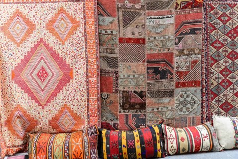 Grand Bazaar, Istanbul, Turkey, Asia, Various traditional carpets and colourful cushions with