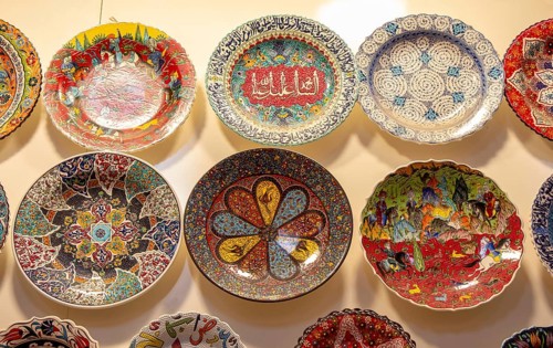 Souvenir and gift ceramic bowls with Ottoman style art patterns