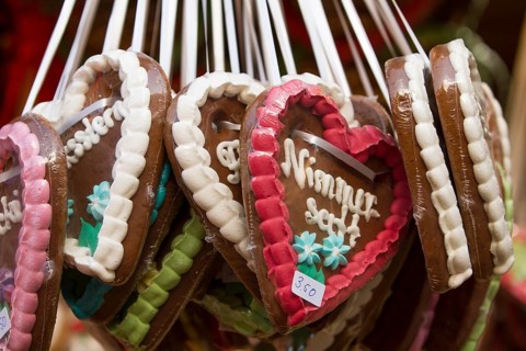 Gingerbread hearts at the Christmas market