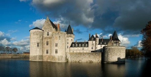 Panoramic of the castle of Sully-Sur-Loire, Loiret, Centre-Val de Loire, France, Europe