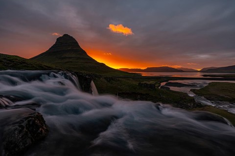 Kirkjufell at sunrise, Grundafjördur, Snaefellsnes, Iceland, Europe