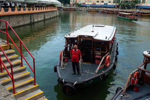 11.04.2018, Singapore, Republic of Singapore, Asia, Excursion boats at the Clarke Quay jetty along