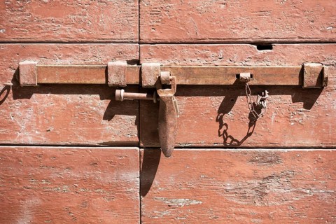 An image of an old rusty lock