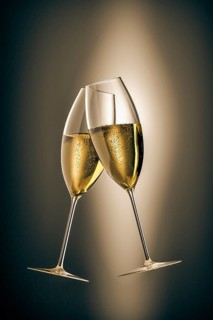 An image of two glasses of sparkling wine
