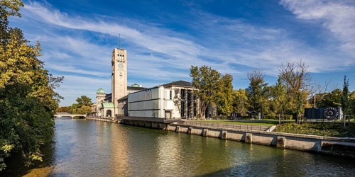 Isar and Deutsches Museum on the Museum Island, Munich, Bavaria, Germany
