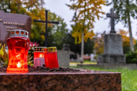 All Saints' Day at the Prague Cemetery in Stuttgart. Catholics commemorate their deceased relatives