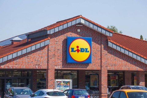 Logo on a supermarket, discounter Lidl, Jever, East Frisia, Lower Saxony, Germany