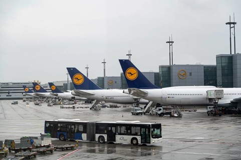 04.08.2023, Frankfurt, Hesse, Germany, Europe, Lufthansa passenger aircraft parked at the gate of